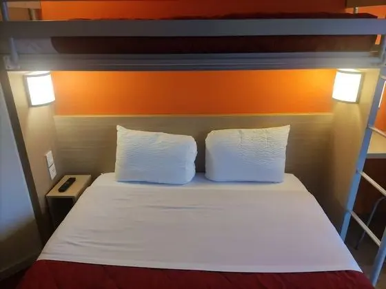 Standard Oda, Birden Çok Yatak (1 Double and 1 Single bed)