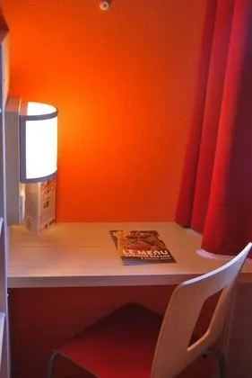 Standard Oda, Birden Çok Yatak (1 Double and 1 Single bed)