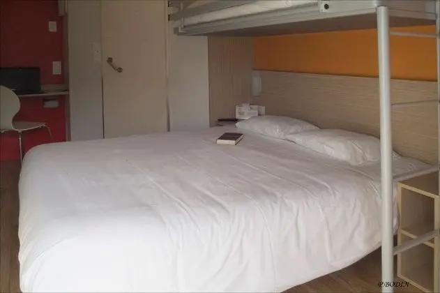 Standard Oda, Birden Çok Yatak (1 Double and 1 Single bed)