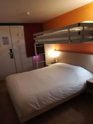 Standard Oda, Birden Çok Yatak (1 Double and 1 Single bed)