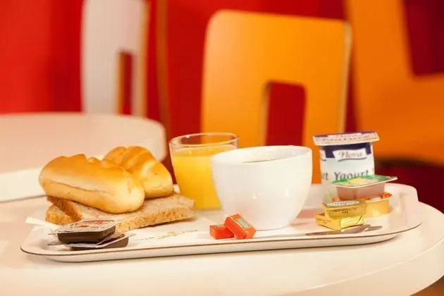 Standard Oda, Birden Çok Yatak (1 Double and 1 Single bed)