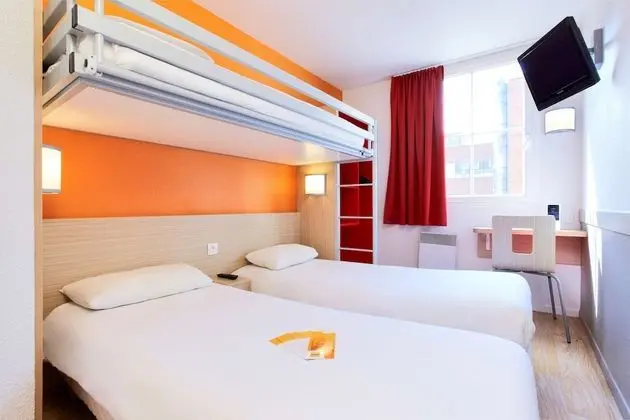 Standard Oda, Birden Çok Yatak (1 Double and 1 Single bed)