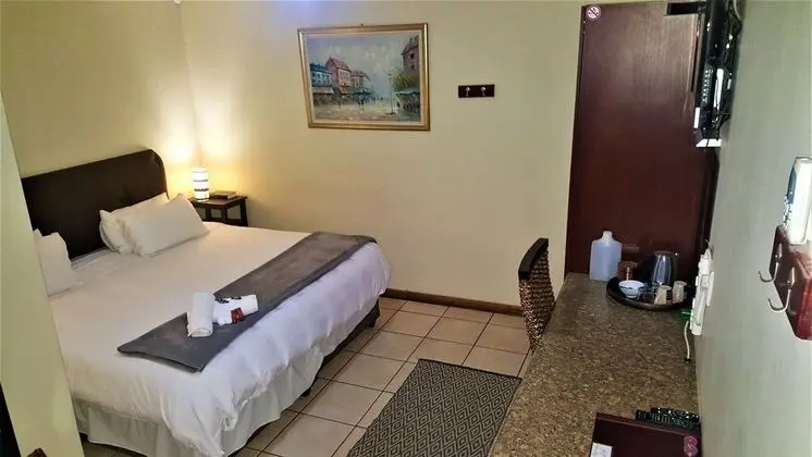 Basic Tek Büyük Yataklı Oda