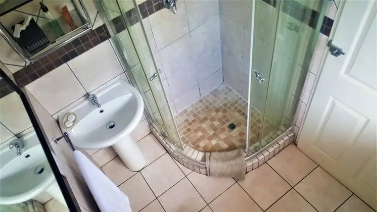 Basic Tek Büyük Yataklı Oda