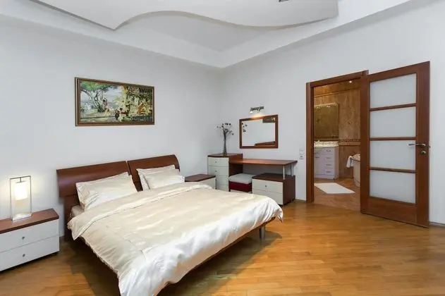 Premium Apart Daire, 2 Yatak Odası (Nezavisimosti 12)