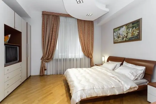 Premium Apart Daire, 2 Yatak Odası (Nezavisimosti 12)