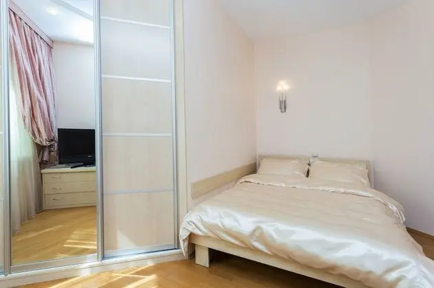 Premium Apart Daire, 2 Yatak Odası (Nezavisimosti 12)