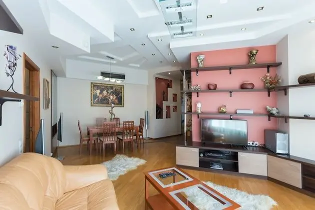 Premium Apart Daire, 2 Yatak Odası (Nezavisimosti 12)