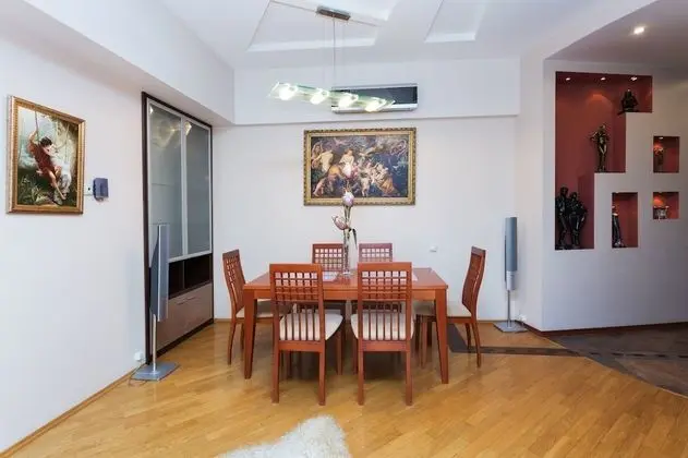 Premium Apart Daire, 2 Yatak Odası (Nezavisimosti 12)