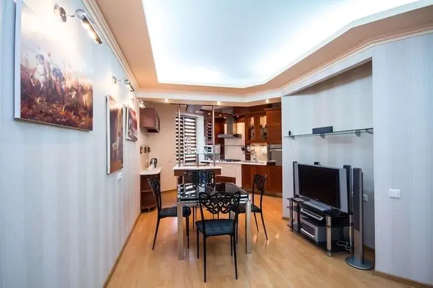 Premium Apart Daire, 2 Yatak Odası (Nezavisimosti 13)