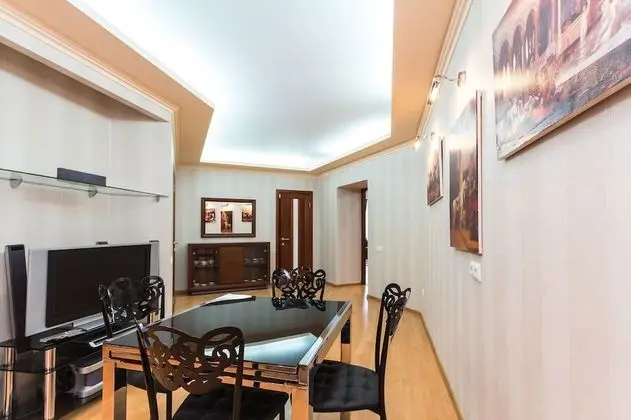 Premium Apart Daire, 2 Yatak Odası (Nezavisimosti 13)