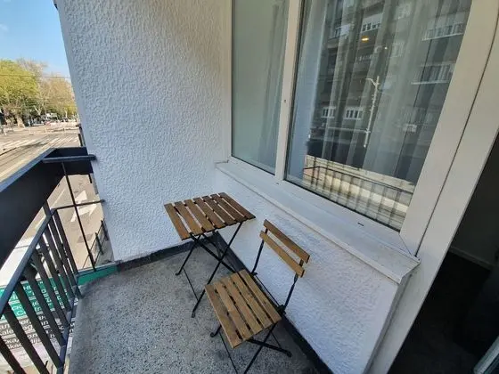 Business Tek Büyük Yataklı Oda