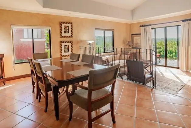 Bougainvillea 2306 - Luxury Apartment