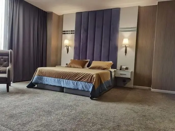 Standard Tek Büyük Yataklı Oda