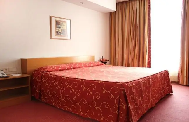 Superior Tek Büyük veya İki Ayrı Yataklı Oda