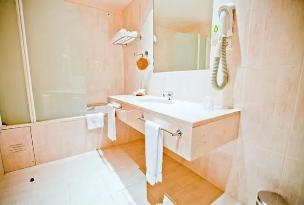 Superior Tek Büyük veya İki Ayrı Yataklı Oda