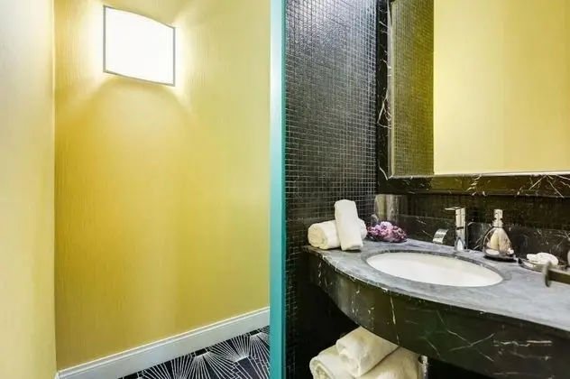 Comfort Tek Büyük veya İki Ayrı Yataklı Oda