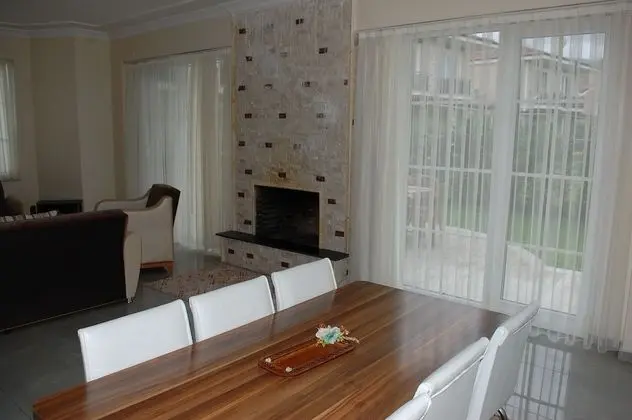 Premium Villa, 4 Bedrooms, Smoking, Partial Lake View