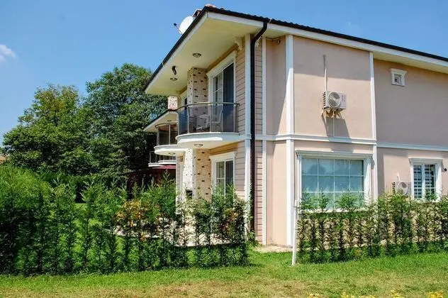 Premium Villa, 4 Bedrooms, Smoking, Partial Lake View