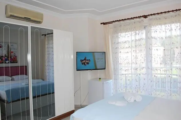 Premium Villa, 4 Bedrooms, Smoking, Partial Lake View