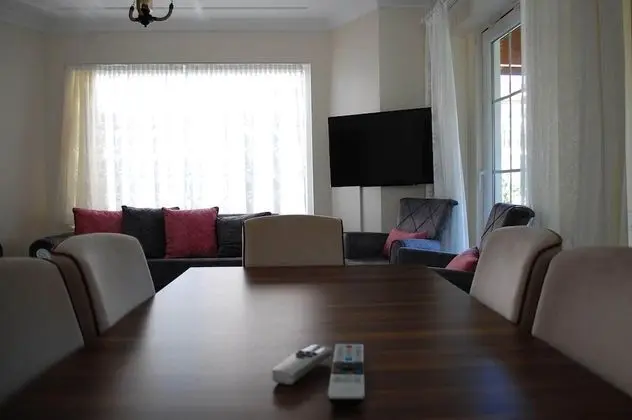 Premium Villa, 4 Bedrooms, Smoking, Partial Lake View