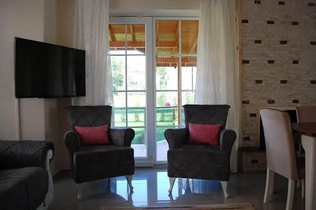 Premium Villa, 4 Bedrooms, Smoking, Partial Lake View