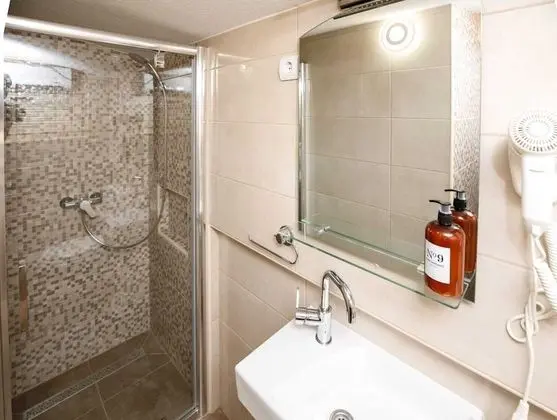 Tek Büyük Yataklı Oda, Dağ Manzaralı