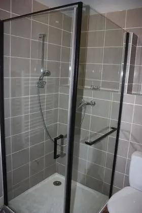 Üç Kişilik Oda (Les Pigeonniers)