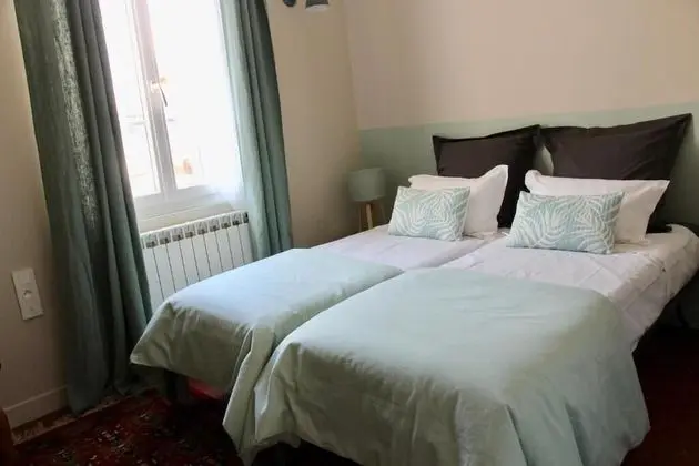 Comfort Tek Büyük veya İki Ayrı Yataklı Oda (Jasmins)