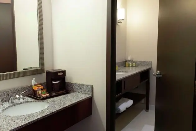 Oda, 1 En Büyük (King) Boy Yatak, Şehir Manzaralı, Köşe