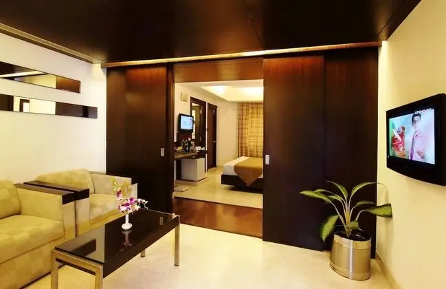 Luxury Oda