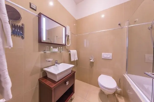 Standard Tek Büyük Yataklı Oda