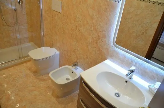 Tek Büyük veya İki Ayrı Yataklı Oda, Balkon