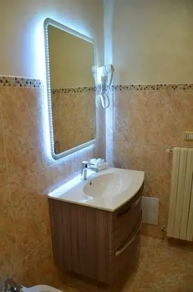 Tek Büyük veya İki Ayrı Yataklı Oda, Balkon