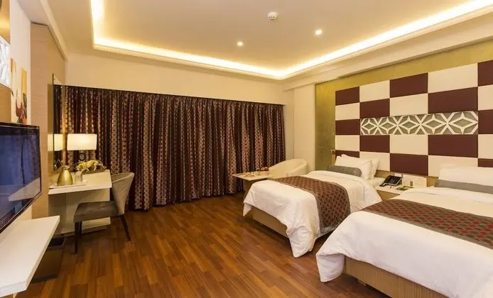 İki Ayrı Yataklı Oda, Sigara İçilebilir, Şehir Manzaralı