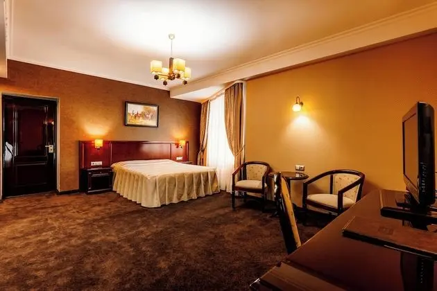 Junior Oda, Sigara İçilmez, Şehir Manzaralı
