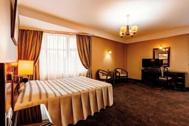 Junior Oda, Sigara İçilmez, Şehir Manzaralı