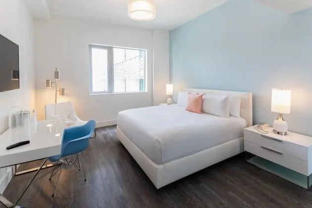 Deluxe Villa Room 1 King Bed