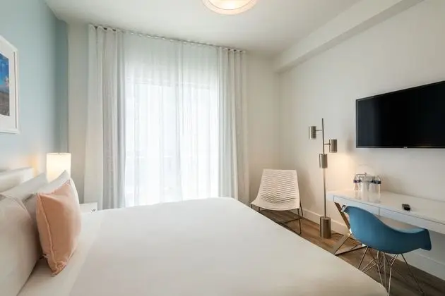 Deluxe Villa Room 1 King Bed
