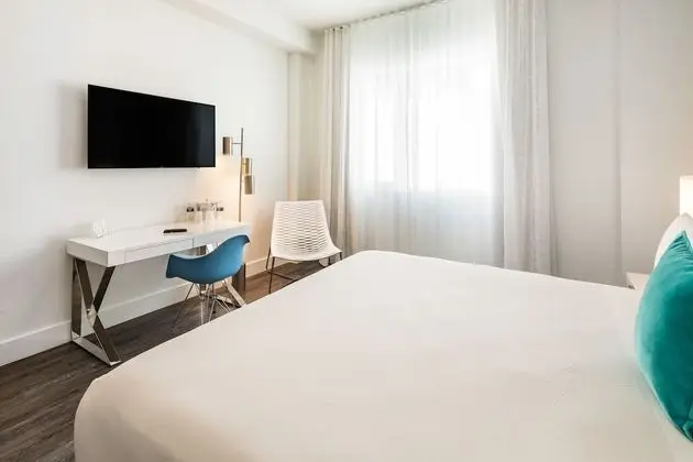 Deluxe Villa Room 1 King Bed