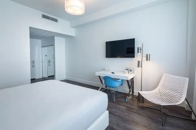 Deluxe Villa Room 1 King Bed