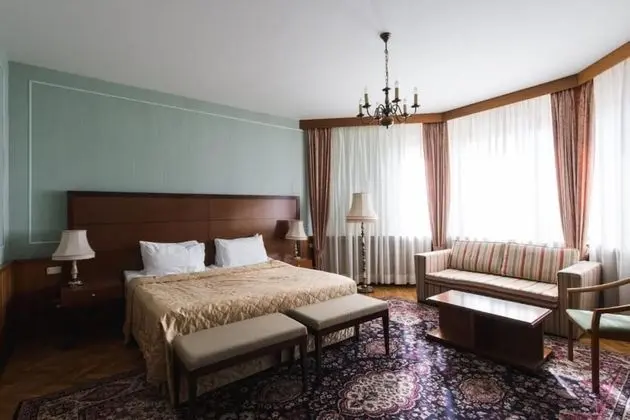 Deluxe Tek Büyük Yataklı Oda