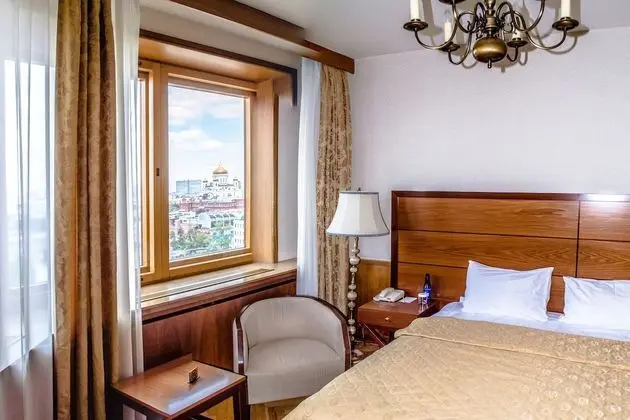 Standard Tek Büyük Yataklı Oda