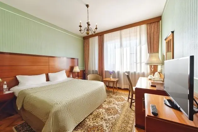 Standard Tek Büyük Yataklı Oda