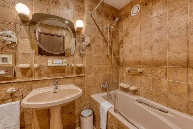 Standard Tek Büyük Yataklı Oda