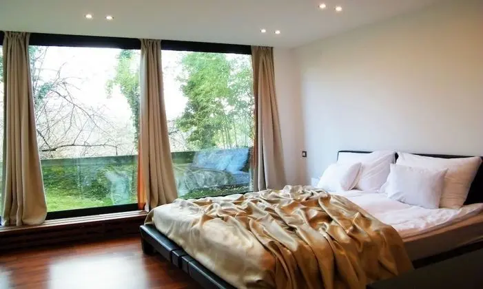 Deluxe Tek Büyük Yataklı Oda