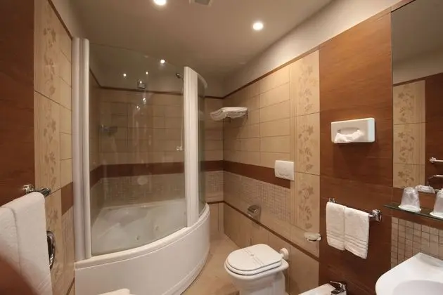 Deluxe Tek Büyük veya İki Ayrı Yataklı Oda, Balkon