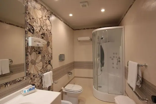 Deluxe Tek Büyük veya İki Ayrı Yataklı Oda, Balkon