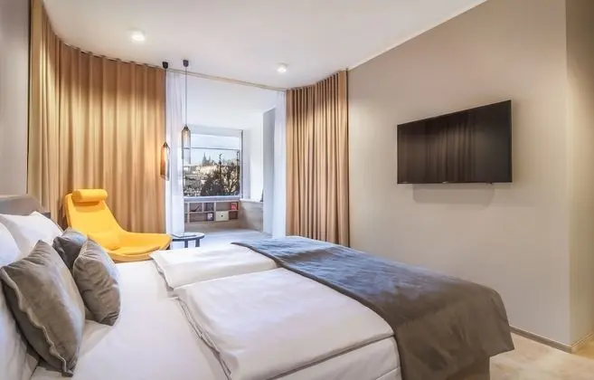 Deluxe Tek Büyük veya İki Ayrı Yataklı Oda (Castle View)