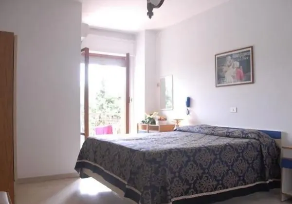 Economy Tek Büyük veya İki Ayrı Yataklı Oda